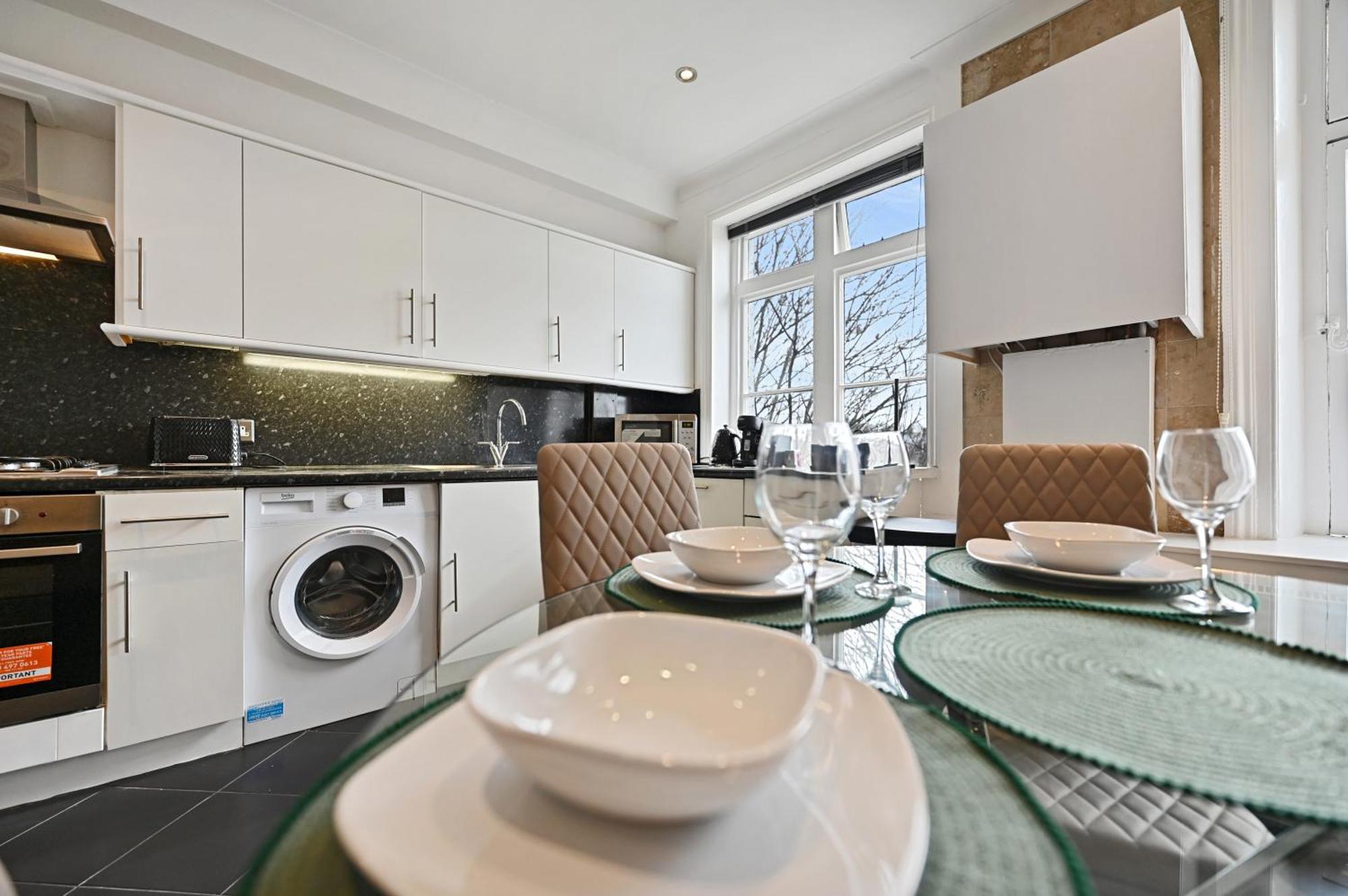 Апартаменты Beautiful 2 King Size Beds 2 Bath- Sleeps 5 In Earls Court Лондон Экстерьер фото